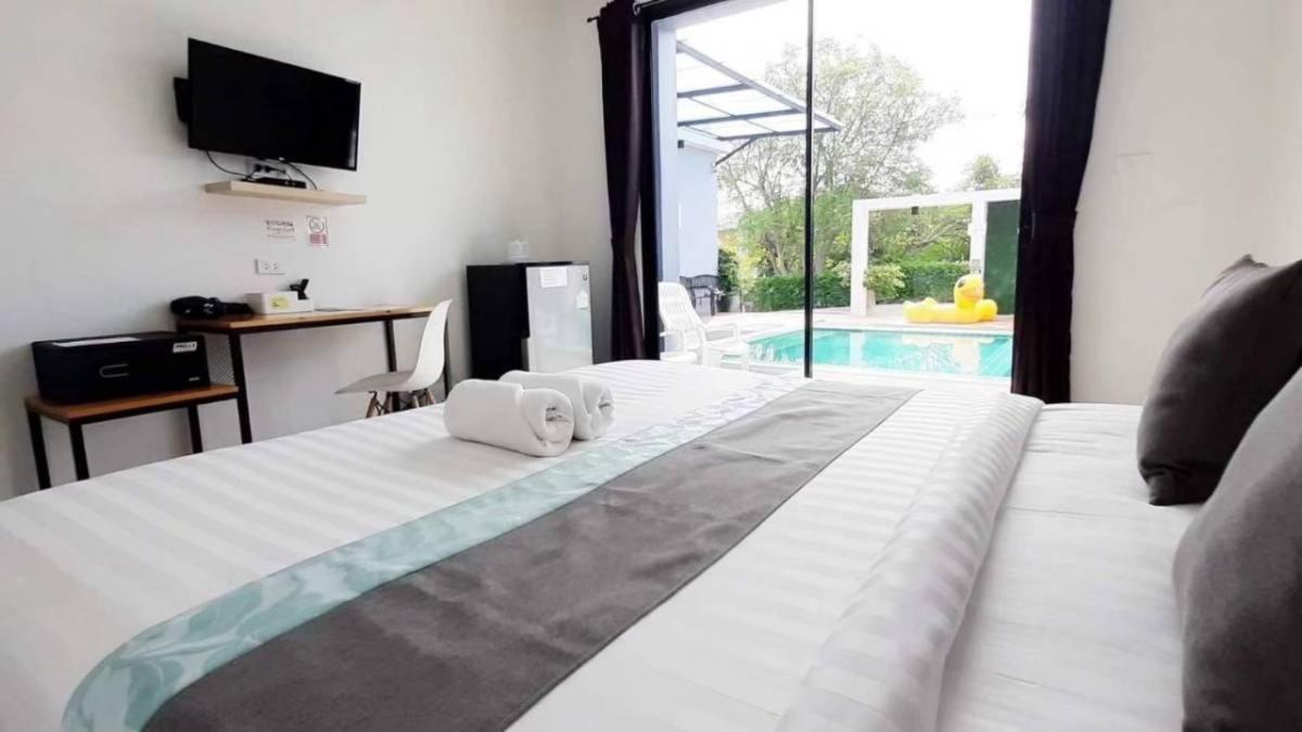 The Phu Resort Pran Buri Exteriör bild