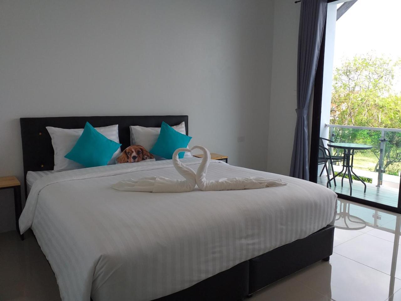 The Phu Resort Pran Buri Exteriör bild